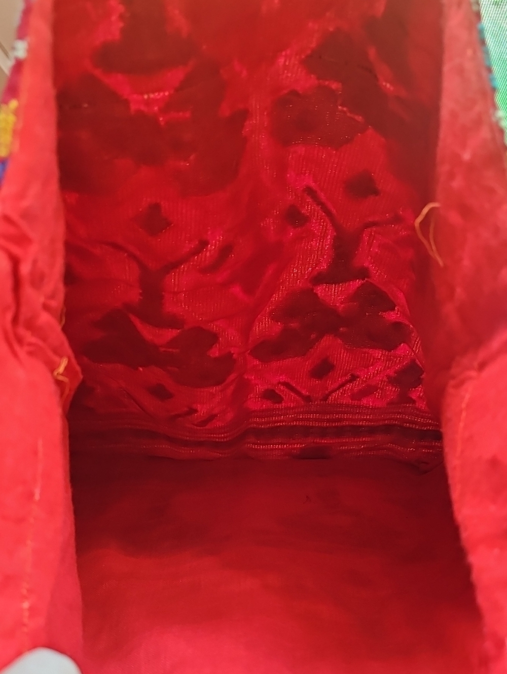 Cretan Vourgia Style Bag - Raised Texture Embroidery - Picture 4 of 5